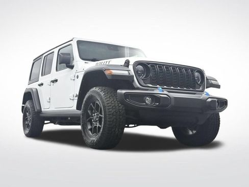Used 2024 Jeep Wrangler Unlimited AWD/4WD image 32