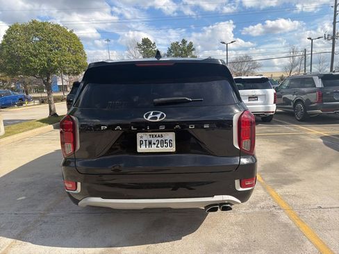 Used 2022 Hyundai Palisade Limited w/ Cargo Package image 7