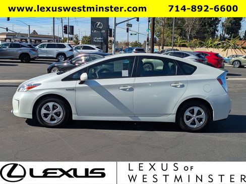 Used 2015 Toyota Prius Two image 12
