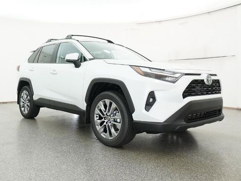Used 2025 Toyota RAV4 XLE Premium image 67