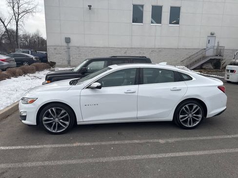 Used 2019 Chevrolet Malibu Premier w/ Sun and Wheel Package image 3