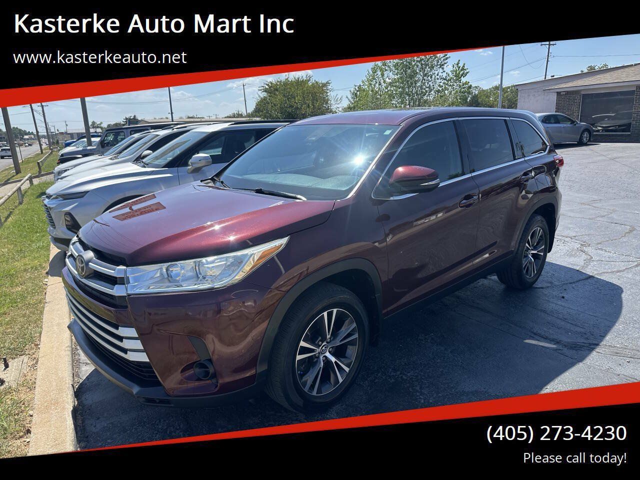 Used 2019 Toyota Highlander LE FWD image 1