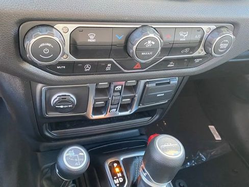 New 2026 Jeep Gladiator Sport AWD/4WD image 21