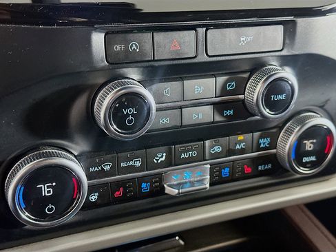 Used 2024 Ford Expedition Limited image 24