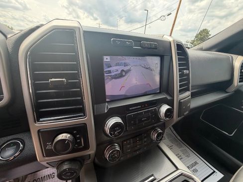 Used 2019 Ford F150 Lariat w/ Equipment Group 502A Luxury AWD/4WD image 16