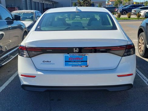 Used 2023 Honda Accord EX image 10