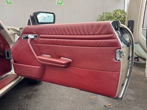 Used 1987 Mercedes-Benz 560 SL image 31