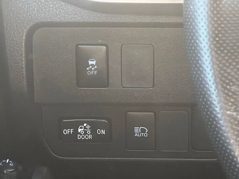 Used 2022 Toyota Tacoma SR image 30