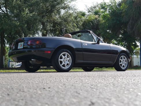 Used 1997 MAZDA MX-5 Miata RWD image 31