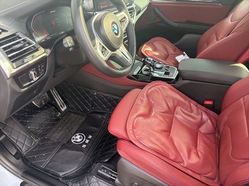 Used 2025 BMW X4 M40i w/ Premium Package image 10