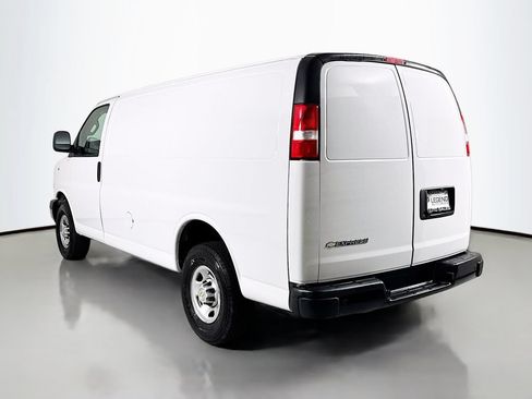 Used 2022 Chevrolet Express 2500 w/ Driver Convenience Package RWD image 7