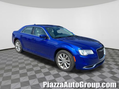 Used 2019 Chrysler 300 Touring AWD/4WD image 1