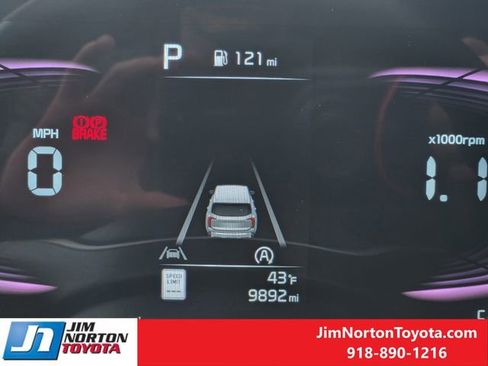 Used 2025 Kia Telluride EX image 17