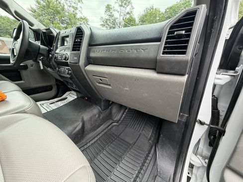 Used 2019 Ford F550 4x4 Regular Cab Super Duty image 27