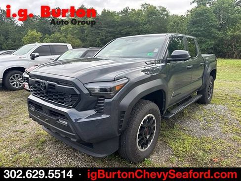 Used 2025 Toyota Tacoma TRD Off-Road w/ TRD Off Road Premium Package AWD/4WD image 3