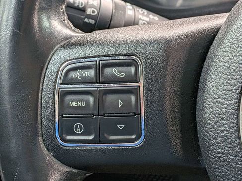 Used 2016 Jeep Wrangler Unlimited Rubicon w/ Connectivity Group AWD/4WD image 27