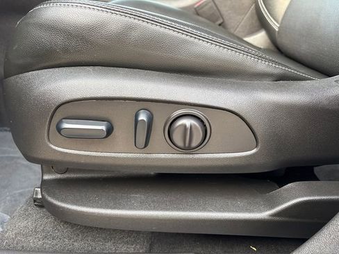 Used 2024 GMC Terrain SLT image 37