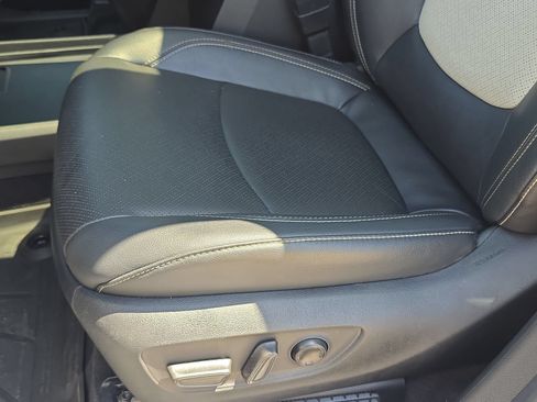 Used 2025 Toyota Sienna Platinum AWD/4WD image 26