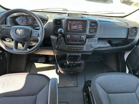 Used 2024 RAM ProMaster 2500 w/ Convenience Group FWD image 10
