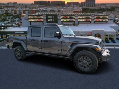 New 2025 Jeep Gladiator Sport