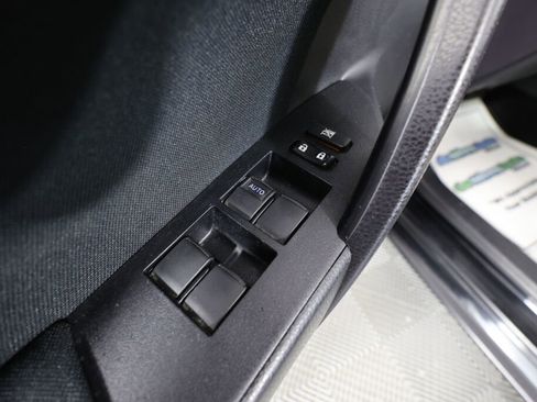 Used 2015 Toyota Corolla LE image 31