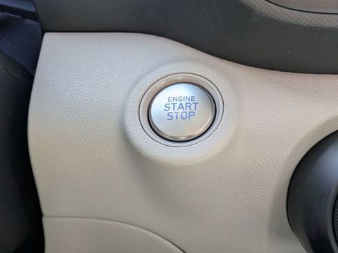 Used 2025 Hyundai Venue SEL FWD image 24