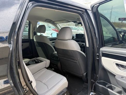 Used 2023 Honda Pilot LX image 27