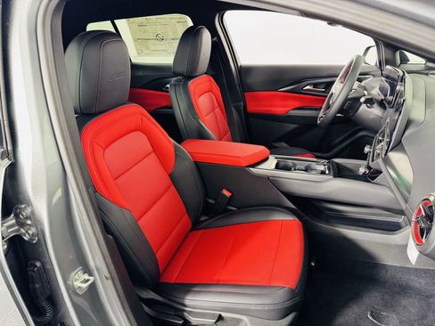 Used 2025 Chevrolet Equinox EV RS image 32