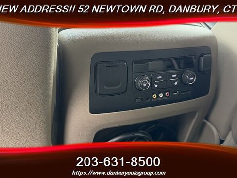 Used 2016 GMC Yukon SLT w/ Open Road Package RWD image 28