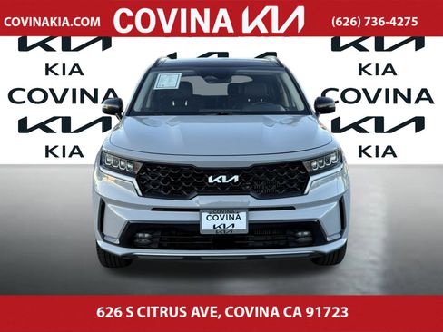 Used 2022 Kia Sorento EX w/ Panoramic Sunroof Package image 3