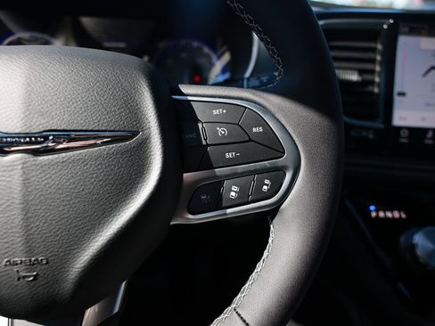 New 2026 Chrysler Pacifica Limited image 18