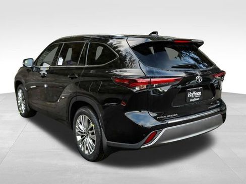 New 2026 Toyota Highlander Platinum AWD/4WD image 5