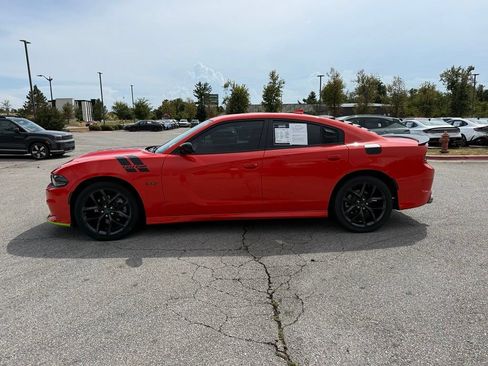Used 2023 Dodge Charger R/T w/ Blacktop Package RWD image 4