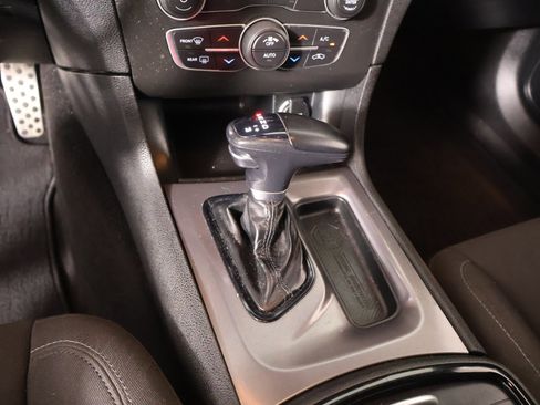 Used 2022 Dodge Charger R/T w/ Driver Convenience Group image 8