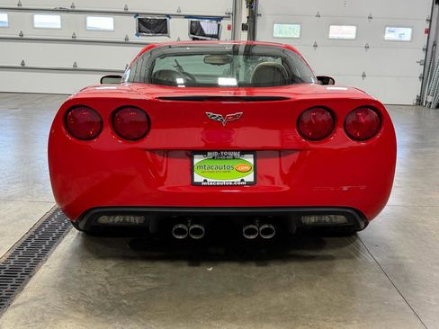 Used 2005 Chevrolet Corvette Coupe w/ 2LT w/ Preferred Equipment Group RWD image 19