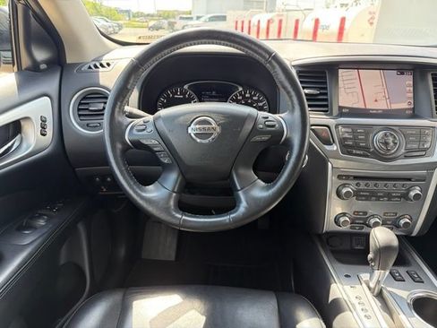 Used 2019 Nissan Pathfinder SL AWD/4WD image 27