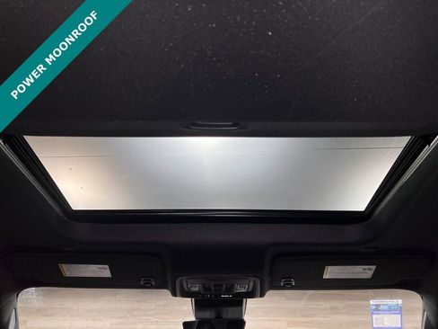 Used 2024 GMC Sierra 1500 AT4 w/ Technology Package image 5