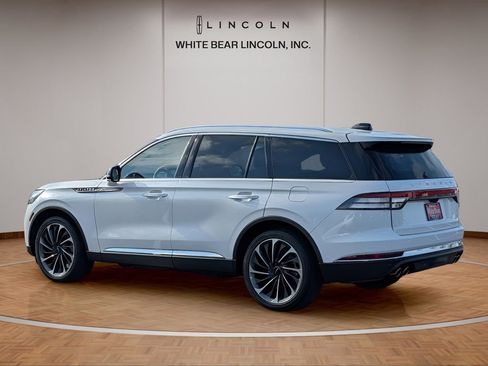 Used 2025 Lincoln Aviator Reserve w/ Equipment Group 201A image 7