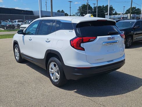 Used 2020 GMC Terrain SLE AWD/4WD image 3