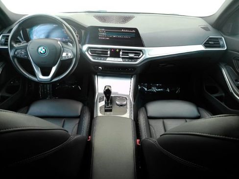 Used 2022 BMW 330e w/ Driving Assistance Package RWD image 2