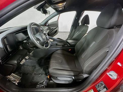 Used 2025 Hyundai Elantra Sport FWD image 13