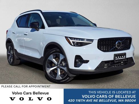 Used 2026 Volvo XC40 B5 Plus AWD/4WD image 1
