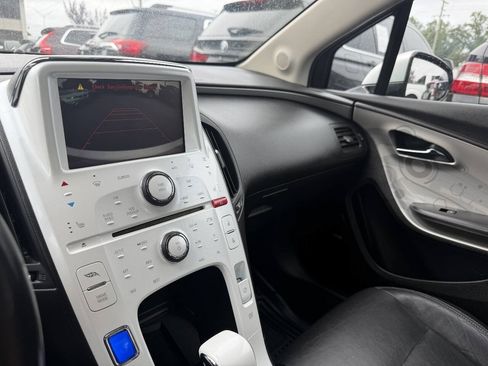 Used 2011 Chevrolet Volt Premium w/ Premium Trim Package FWD image 20
