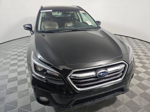 Used 2018 Subaru Outback 3.6R Touring AWD/4WD image 2