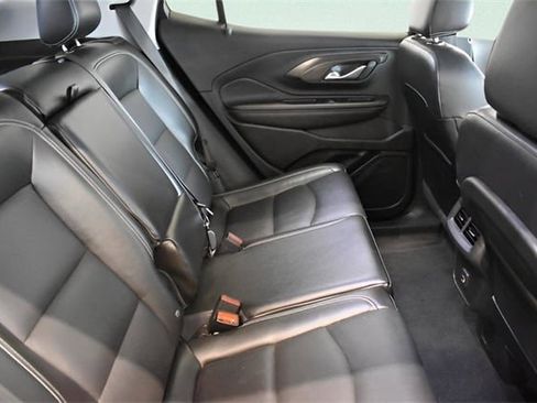 Used 2022 GMC Terrain SLT image 19