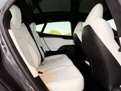 Used 2022 Tesla Model S Plaid AWD/4WD image 24