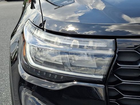 Used 2025 Ford Explorer ST-Line w/ Premium Package AWD/4WD image 10