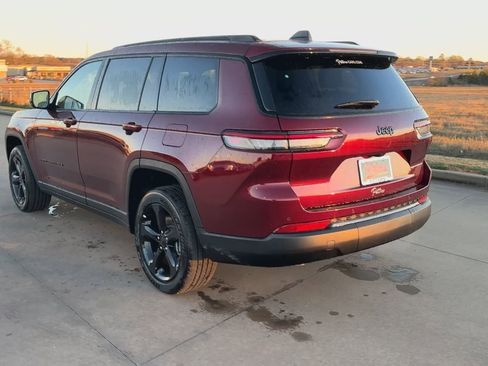 New 2025 Jeep Grand Cherokee L Altitude image 7