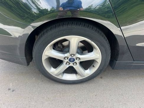 Used 2014 Ford Fusion SE w/ Equipment Group 201A FWD image 9