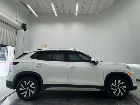 Used 2025 Volkswagen Tiguan S FWD image 13
